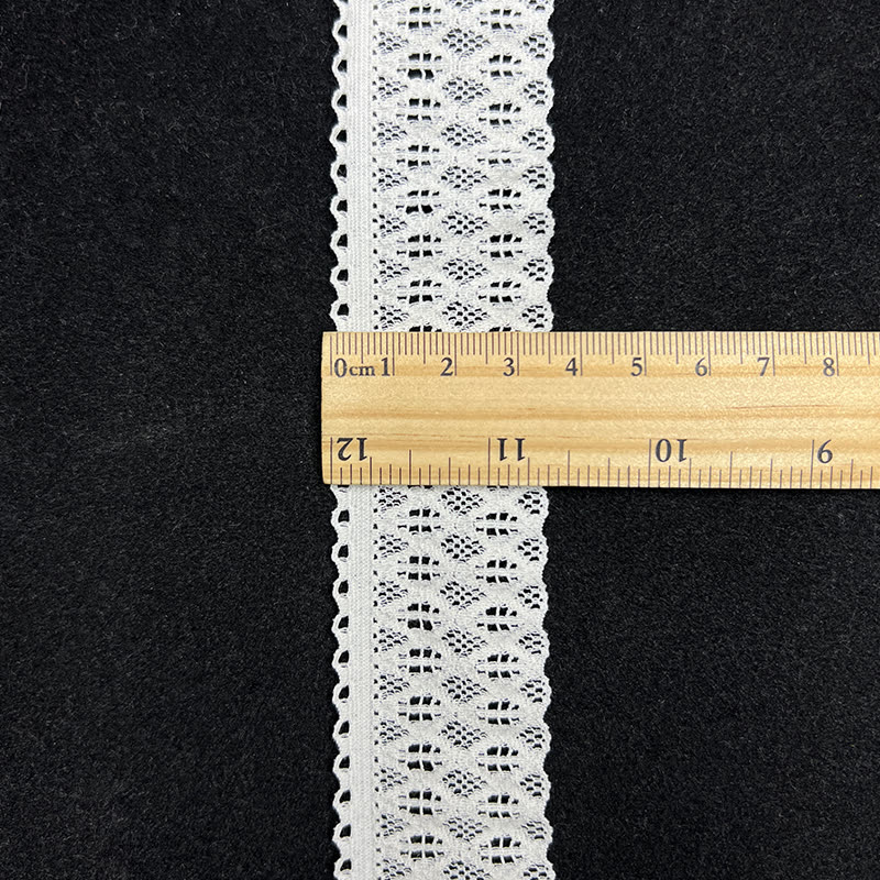 Single-layer elastic lace